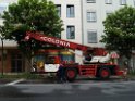 800 kg Fensterrahmen drohte auf Strasse zu rutschen Koeln Friesenplatz P15